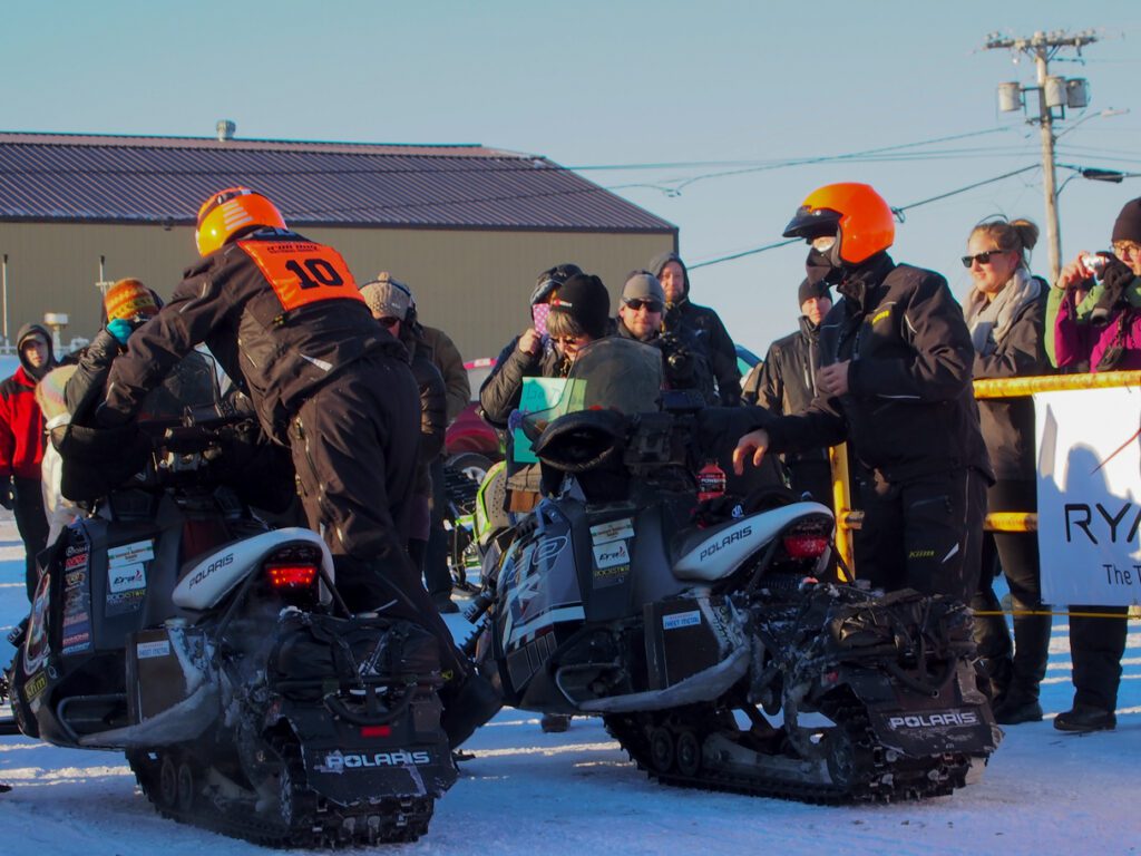 Race leaders arrive in Nome