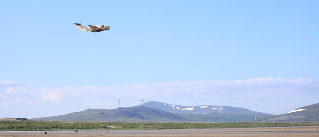 Firefighters departing from Nome on a Bering Air King Air. Ben Townsend photo.