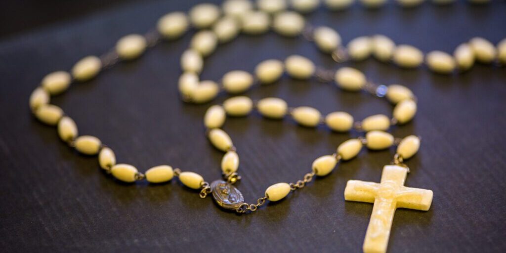 Now Online: the Rosary | KNOM Radio Mission