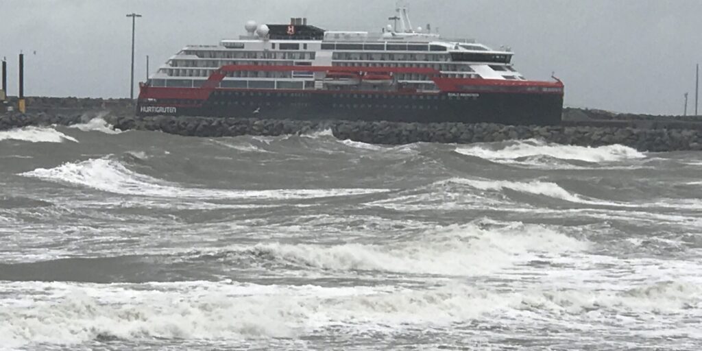 Cruise Ships Come to Nome Through Northwest Passage