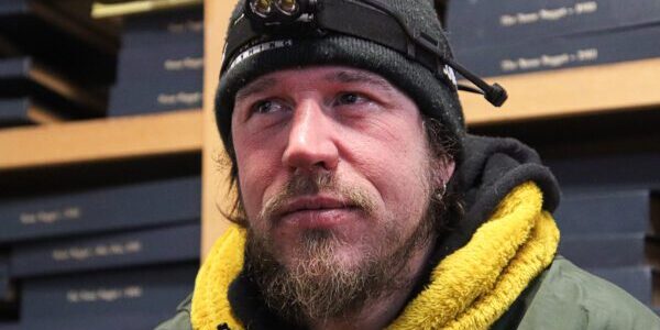 Wind almost derailed Brent Sass’s first Iditarod victory. Here’s what happened. | KNOM Radio Mission