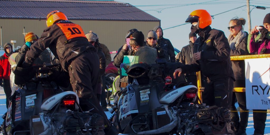 Race leaders arrive in Nome