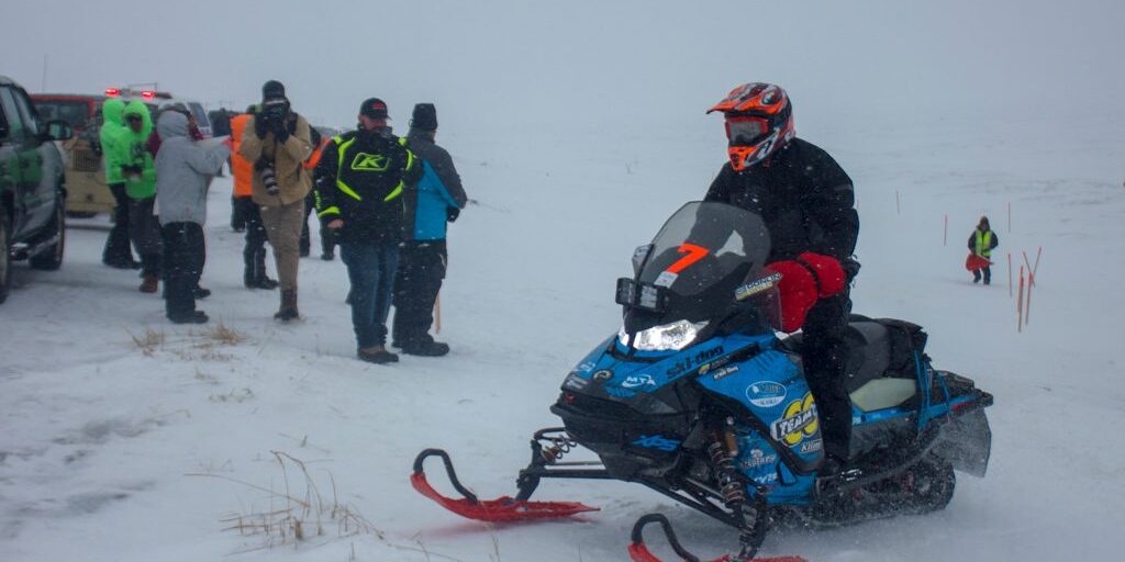 Six Iron Dog teams into Nome early | KNOM Radio Mission